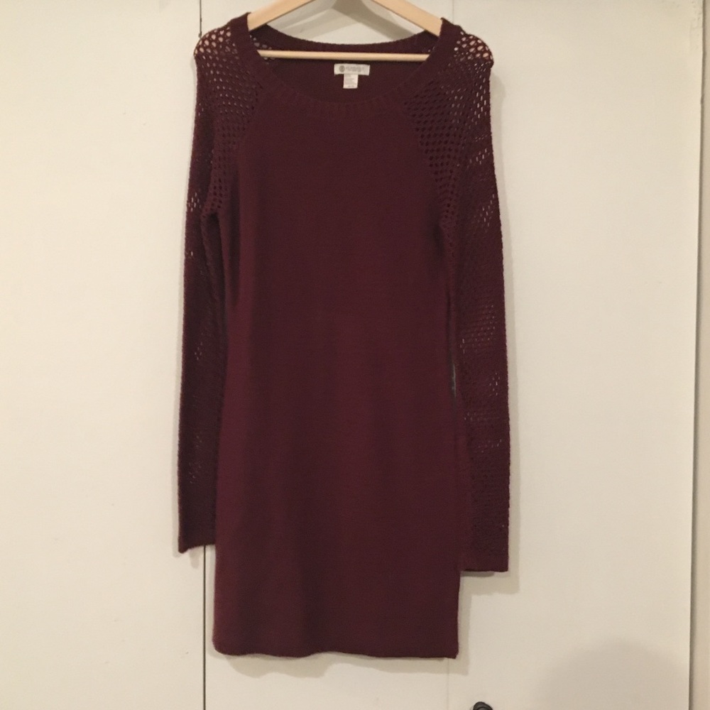Element knit maroon sweater dress, size Medium.